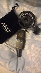 akg c414xl2 immaculate condition with cradle