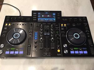 Pioneer XDJ-RX Digital DJ Controller
