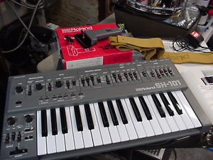 Roland SH-101 SH101 Perfect Working  WITH MOD  GRIP SET  CLEAN  W / hard case