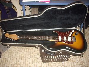 2005 Fender deluxe power stratocaster MIM SB W/Fender HSC Exc ++ cnd.no reserve