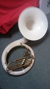 WHITE FIBERGLASS SOUSAPHONE  TUBA #E85883   24 INCH BELL