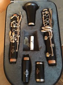 BUFFET Bb Clarinet - Model E11 w/SILVER Plated Keys + MANY EXTRAS - MINT!