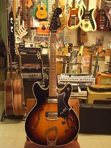 Hagstrom VIKING Used  w/ Hard case