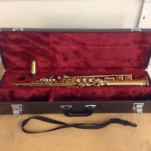 Yamaha YSS-475 Soprano Saxophone with case and mouthpiece.