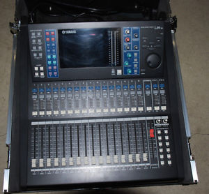 Yamaha LS9-16 w/ Gator G TOUR road case