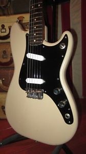 Vintage Original 1959 Fender Musicmaster/ Duo Sonic Desert Sand Pre-CBS Cool