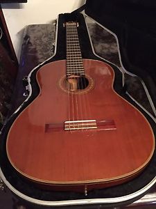 Takamine  C132S Classical Guitar with case, Japan