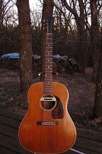 1946 gibson J-50 acoustic guitar
