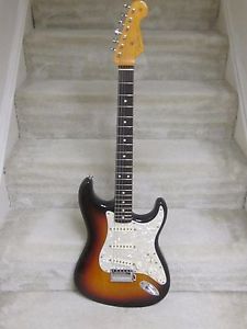 2002 Fender  Stratocaster 1962 re-issue-USA,sunburst,excellent condition