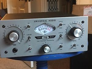Universal Audio 710 Twin-Finity Tube / FET Microphone Preamp & DI