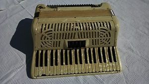 Vintage "ACE" Accordion in Pearl Finish