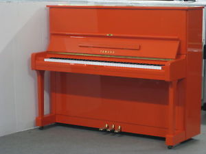 30 x YAMAHA U1 u U3 in grün,weiß,grau,blau u. rot von REHA-PIANO-AURICH