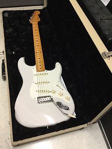 Fender Eric Johnson Stratocaster White Blonde Finish Near Mint w/OHSC - USA Made