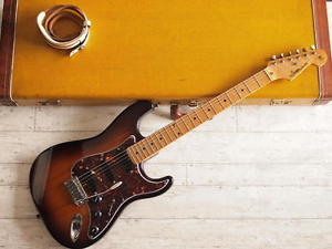 Moon ST-EMG Brown Sunburst Used  w/ Hard case