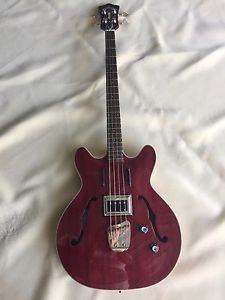 Guild Starfire Bass Semi-Hollow Body Electric Bass Guitar (Cherry Red)