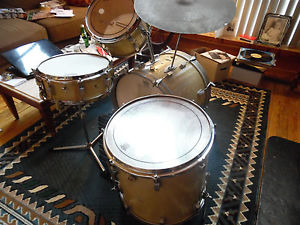 VINTAGE 50s/60s TRIXON CHAMPAGNE SPARKLE 4 PC DRUM SET MATCHING SNARE VERY NICE