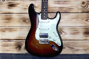 *USED* Fender Stratocaster HSS 3 Tone Burst