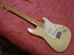 '87 Vintage White Strat Stratocaster