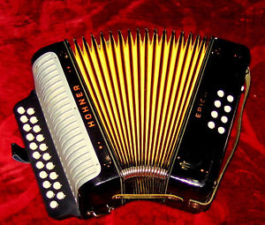 MADE GERMANY BLACK HOHNER C/F ERICA DIATONIC BUTTON ACCORDION WITH CASE + STRAPS