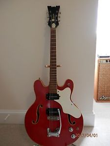 Vintage 1968 Mosrite Celebrity - Excellent condition  w/ case