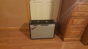 Fender '68 Custom Vibrolux Reverb Guitar Combo Amplifier