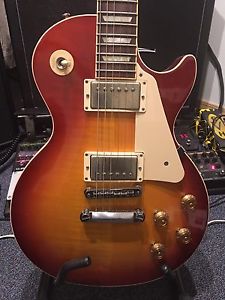 2011 GIBSON LES PAUL TRADITIONAL PRO. OHSC COA