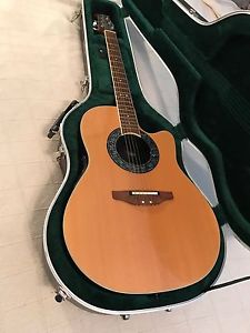 Ovation 2071 Ultra Acoustic Electric Guitar W/Roadrunner Case Pristine Condition