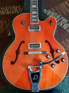 DeArmond by Guild T400 Hollow Body Electric Guitar Tennessee Orange hardcase