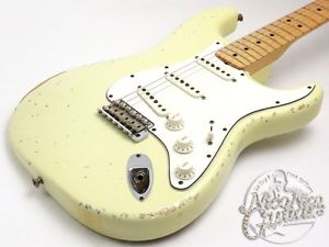 FENDER CUSTOM SHOP 2000 '69 STRATOCASTER RELIC WHITE/M Used Electirc Guitar F/S