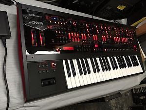 Roland D550 Keyboard Synthesizer