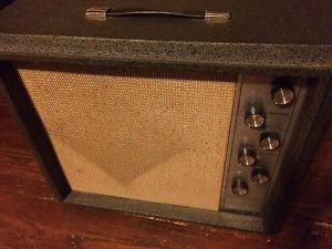 1960s Sears Silvertone Amp - 1462 Model