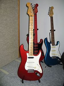 FENDER STRATOCASTER -CUSTOM PRE-65 SMALL REVERSE HEADSTOCK- 2005 Maroon Red