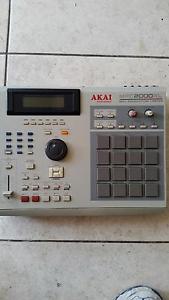 AKAI MPC 2000XL Midi Professional Center XL EXCELLENT ! With cords