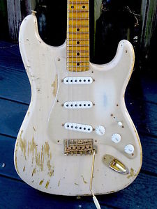 2014 Fender STRATOCASTER ’54 Heavy Relic open of the best examples we've seen !