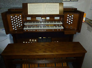VISCOUNT CANTATA CHURCH ORGAN 2 MANUALS FULL PEDAL BOARD