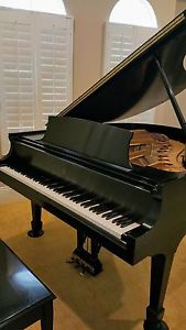 Steinway 1992 model M piano -- Mint condition