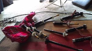 Roosebeck bagpipes with Tartan cover