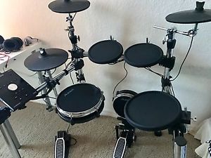 Alesis Command Kit Eight-Piece Electronic Drum Kit