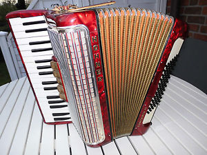 TOP Akkordeon HOHNER CONCERTO III + Akkordeon-Rucksack, neuw.