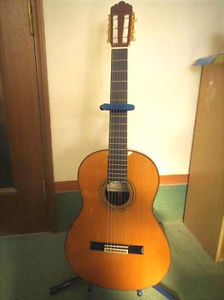 YAMAHA GC42C Acoustic Classical Guitar Nylon 6-String Excellent condition w/case