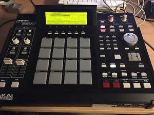 MPC 2500 **Excellent Condition 128mb /Drum Pads/Sampler