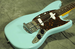 Fender Classic Series 70s Mustang Sonic Blue, Kurt Cobain type guitar, a1056