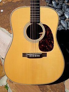 1940 Martin D-28 Herringbone an original yet very affordable example !