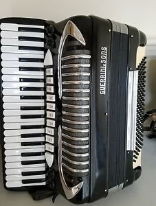 accordion gurrini sons 4/5/hand made reeds