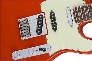 Fender Deluxe Nashville Telecaster Fiesta Red w/3 noisless pickups & deluxe case