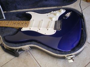 FENDER STRATOCASTER  MINT Guitar Candy apple Blue
