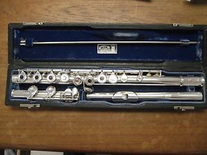 W. S. Haynes 1963 solid silver flute #31,094 C foot, offset G French (open) keys