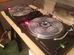 2-BLACK Technics 1200 MK2 turntable w/ 1 Free Travel Case
