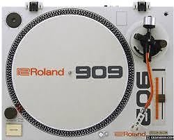 Roland TT-99 DJ Turntables (2) with DJ-99 Mixer