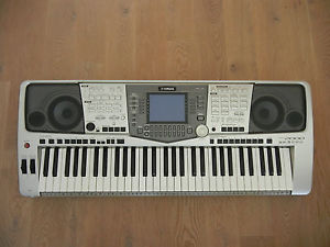 Yamaha PSR 2000 + Tasche + Mikrofon